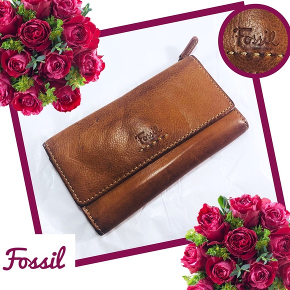 Fossil Handbags - FOSSIL Vintage Tan Leather Wallet